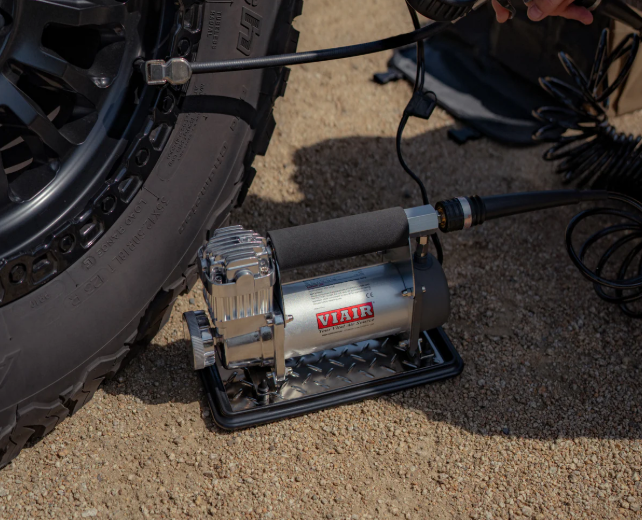 VIAIR | 400P Automatic Portable Compressor (40045)