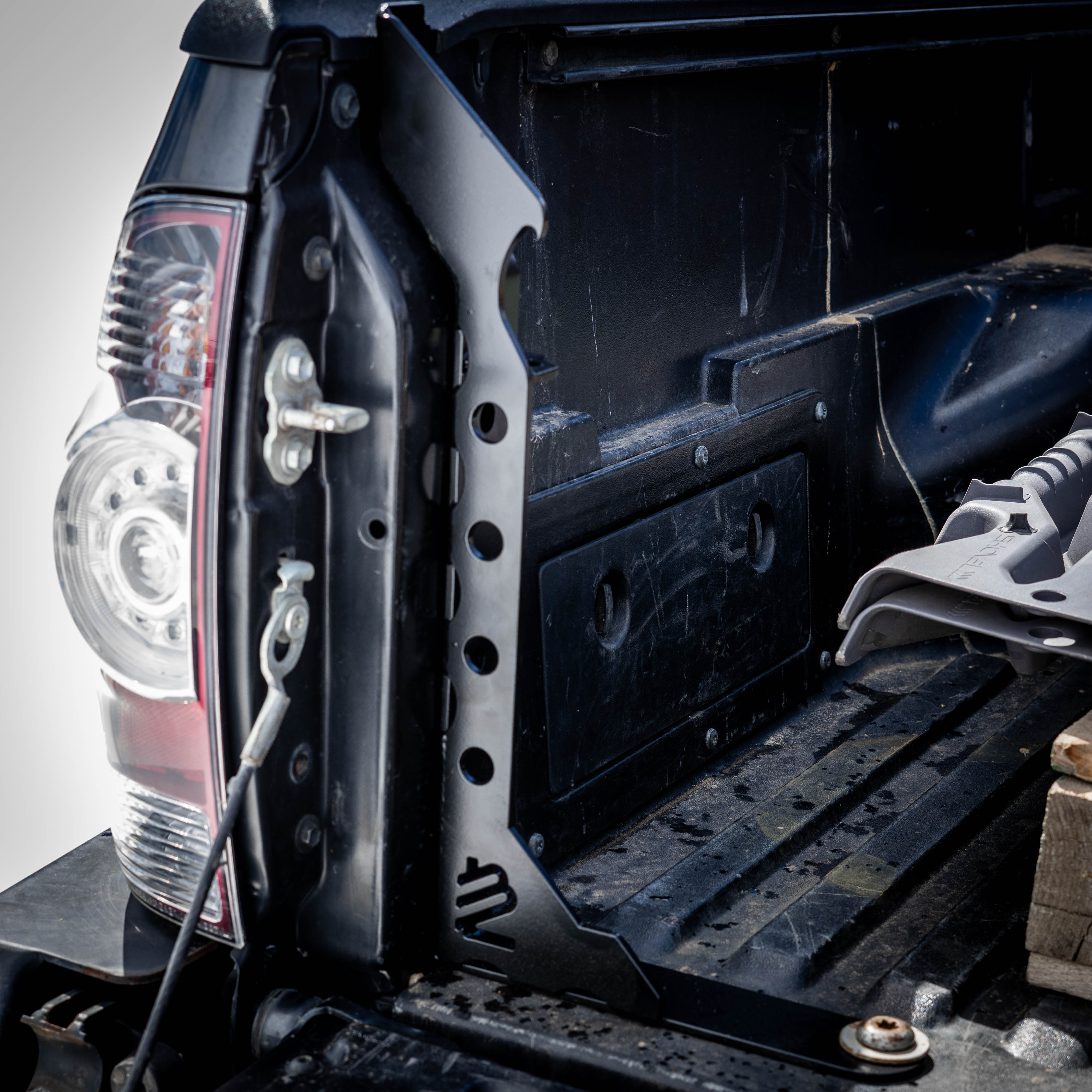 LIL B's FABRICATION | Tacoma 3rd & 2nd Gen 2005-Current Bed Stiffeners