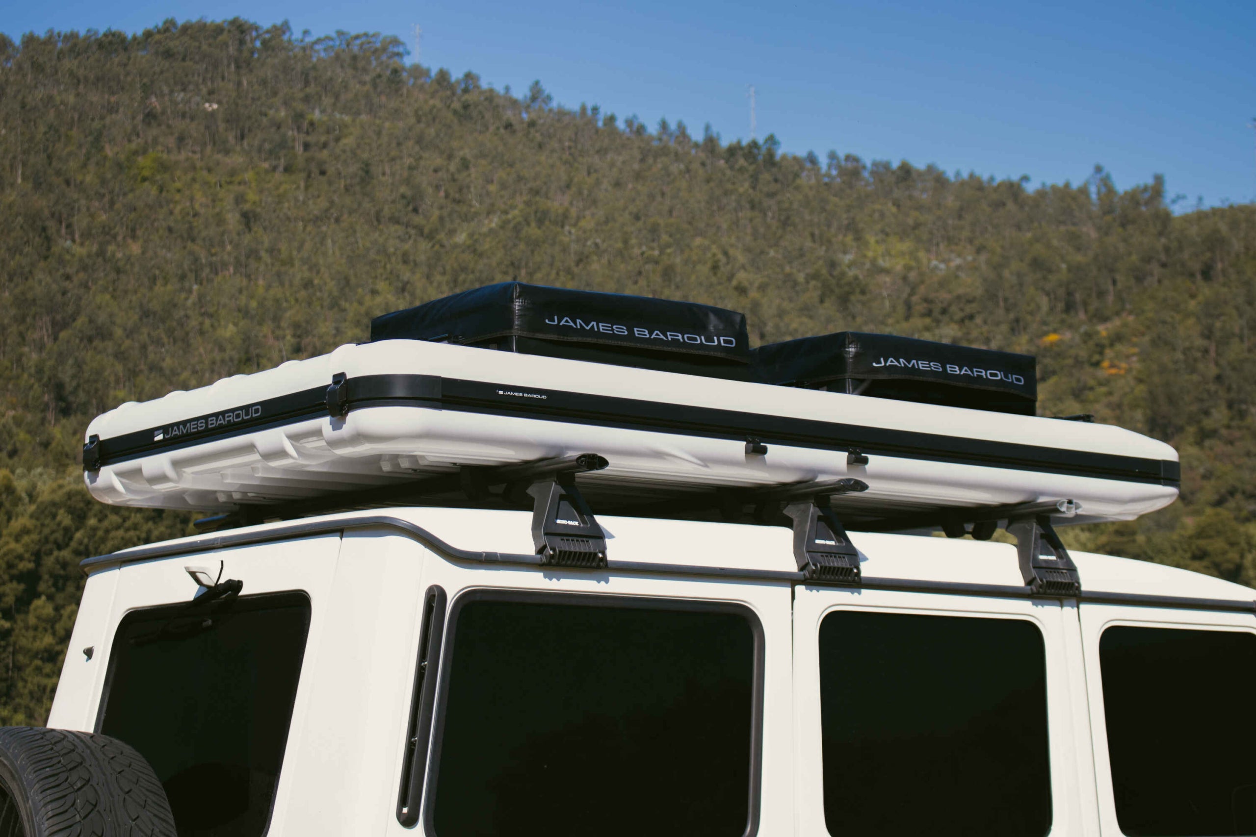 JAMES BAROUD | Nova Hard Shell Roof Top Tent