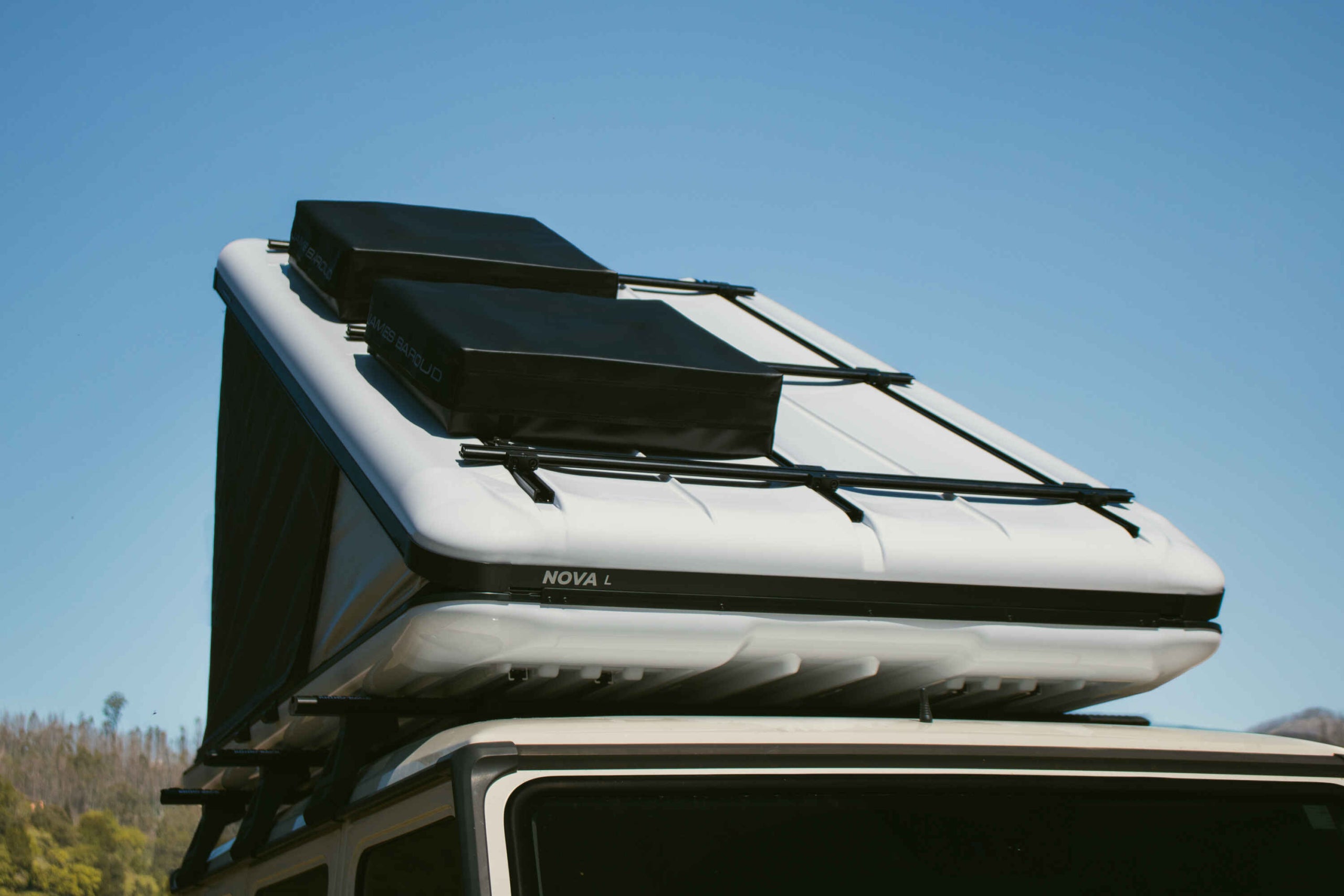 JAMES BAROUD | Nova Hard Shell Roof Top Tent