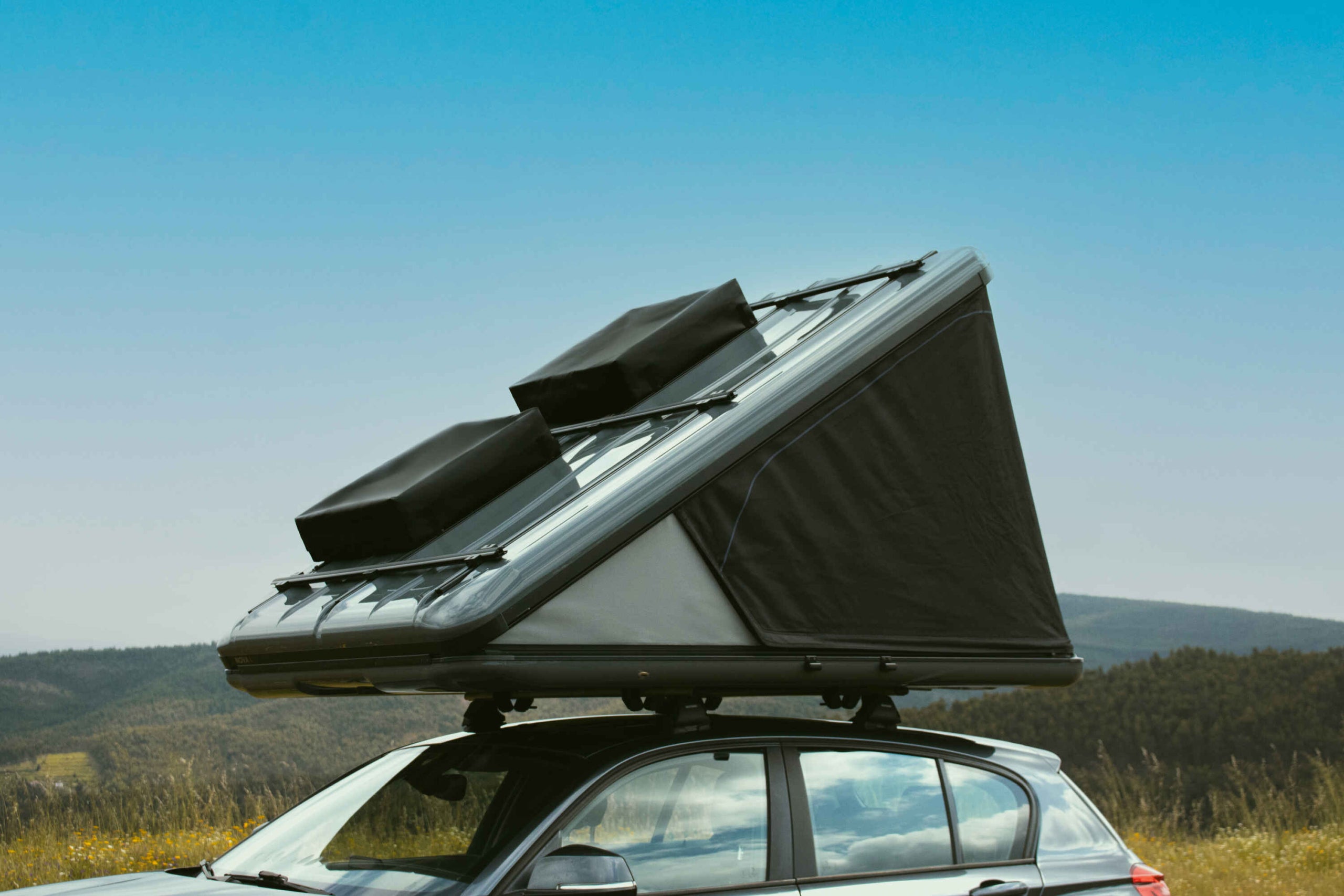 JAMES BAROUD | Nova Hard Shell Roof Top Tent