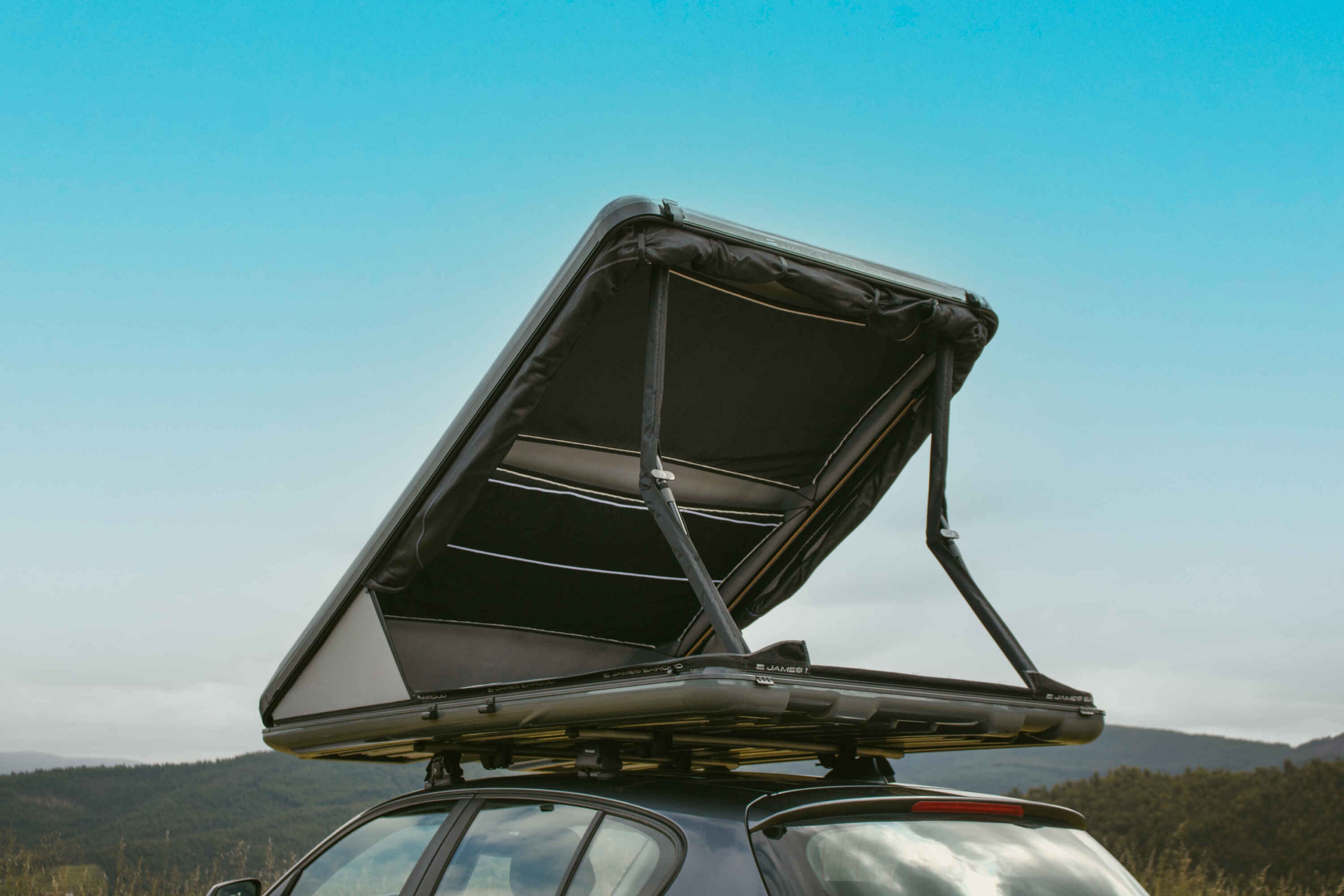 JAMES BAROUD | Nova Hard Shell Roof Top Tent