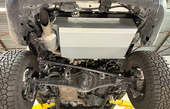 LONG RANGE AMERICA | Land Cruiser 250 Series 24 Gallon Auxiliary (TLCP250RA)