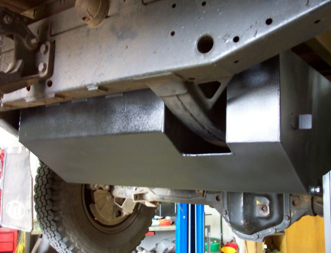 LONG RANGE AMERICA | Land Rover Defender 110 (1993-1998) 33 Gallon Replacement (LDEF300R)