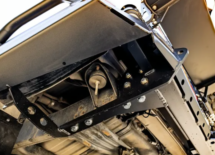 THE CRUISER COMPANY | Land Cruiser 100 Series (1998-2007) High Clearance Rear Bumper With Tow Hitch (TCC-100-RB-TOW)