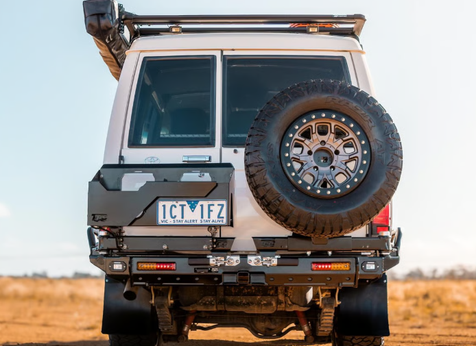 THE CRUISER COMPANY | Land Cruiser 75/78 Series High Clearance Rear Bumper With Tow Hitch (TCC-78-RB-TOW)