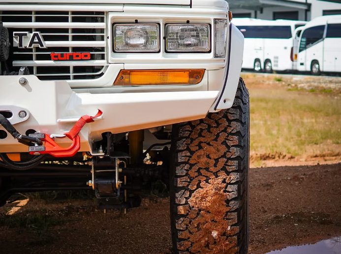 THE CRUISER COMPANY | Land Cruiser 60 Series (1980 - 1990) High Mount Front Bumper (TCC-60-HM-FB)