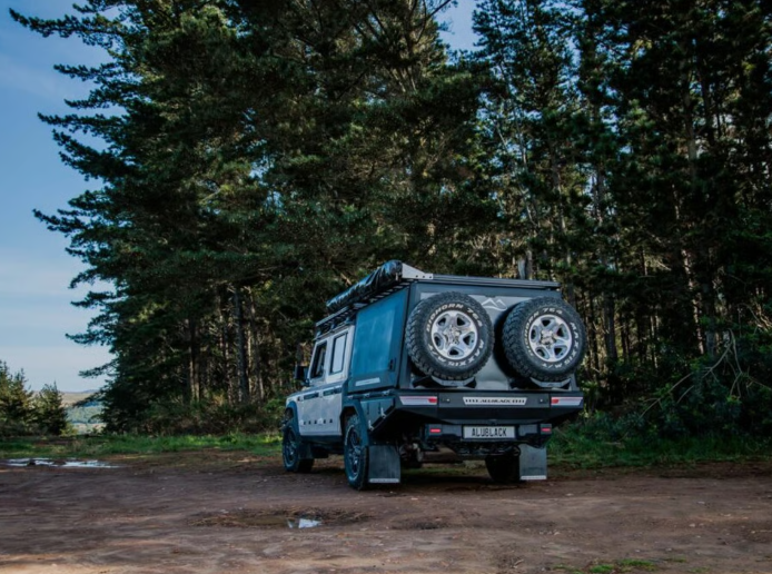 ALUBLACK | Tacoma 3rd Gen (2016 - Present) & Tundra 3rd Gen (2022 - 2024) Flatbed Tray And Canopy