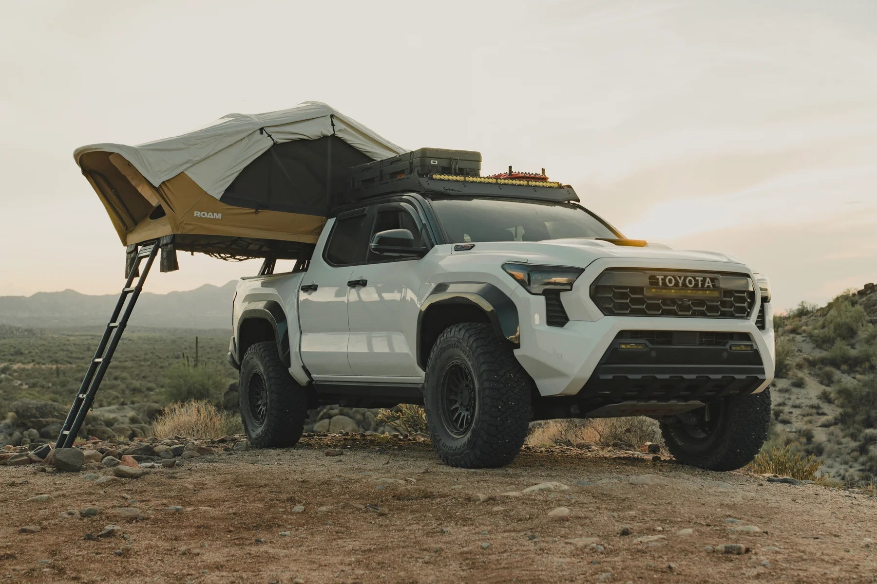 ROAM ADVENTURE | Vagabond 2.0 Rooftop Tent