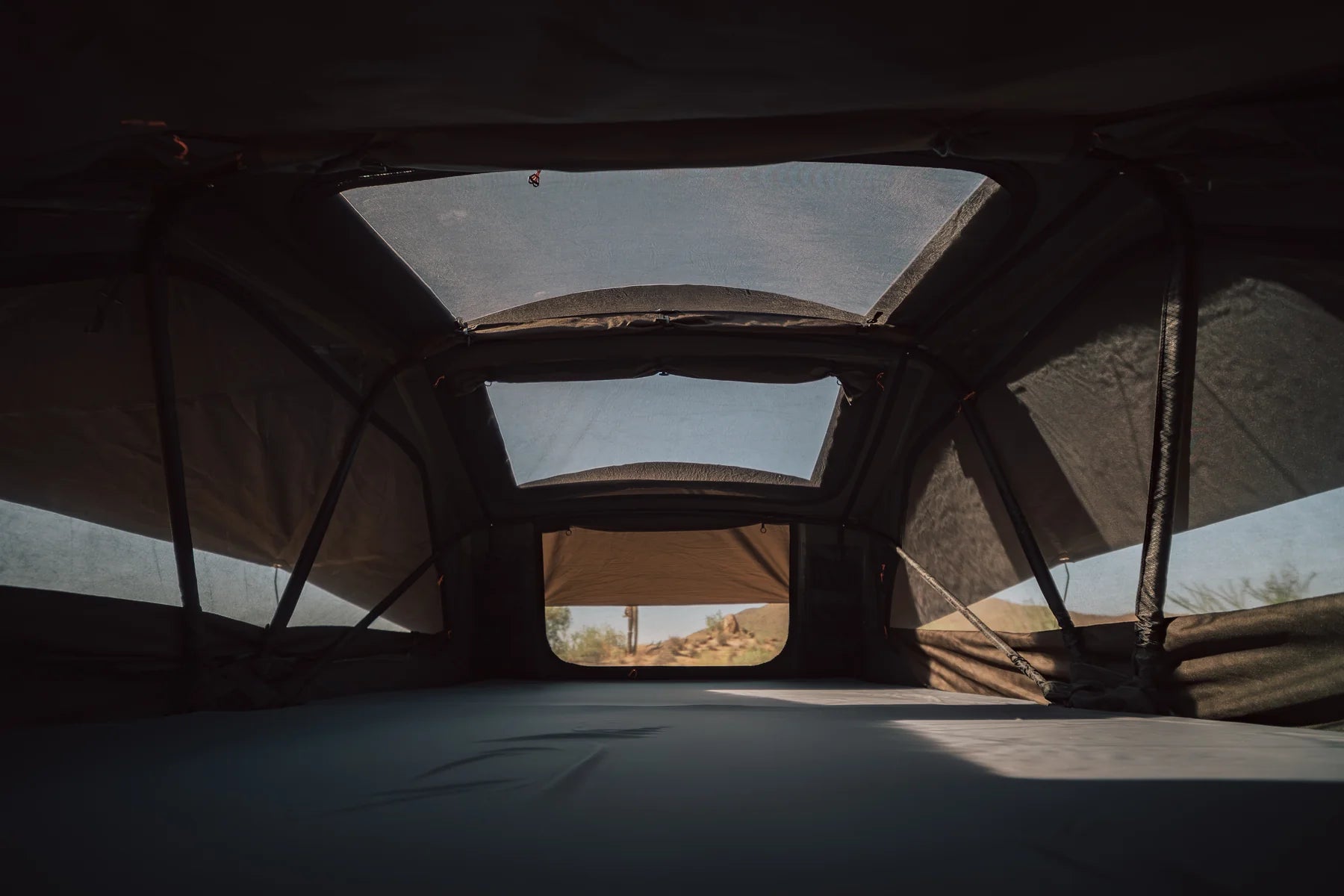 ROAM ADVENTURE | Vagabond 2.0 Rooftop Tent