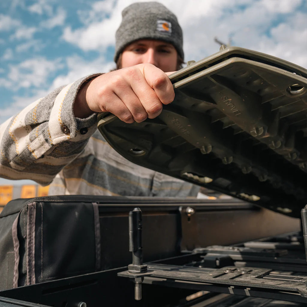 CALI RAISED | Roof Rack Traction Board Mount (CR4280)