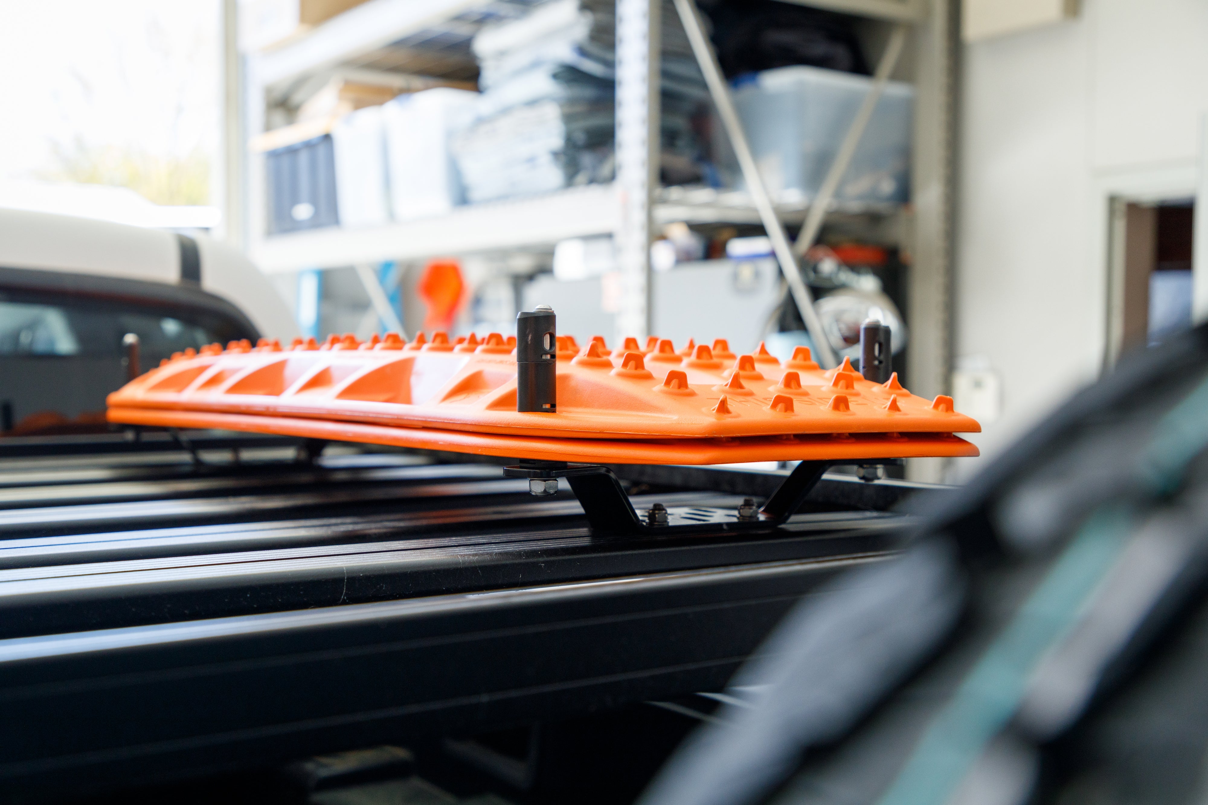 OVERLAND KITTED | Raised Boomerang Mount