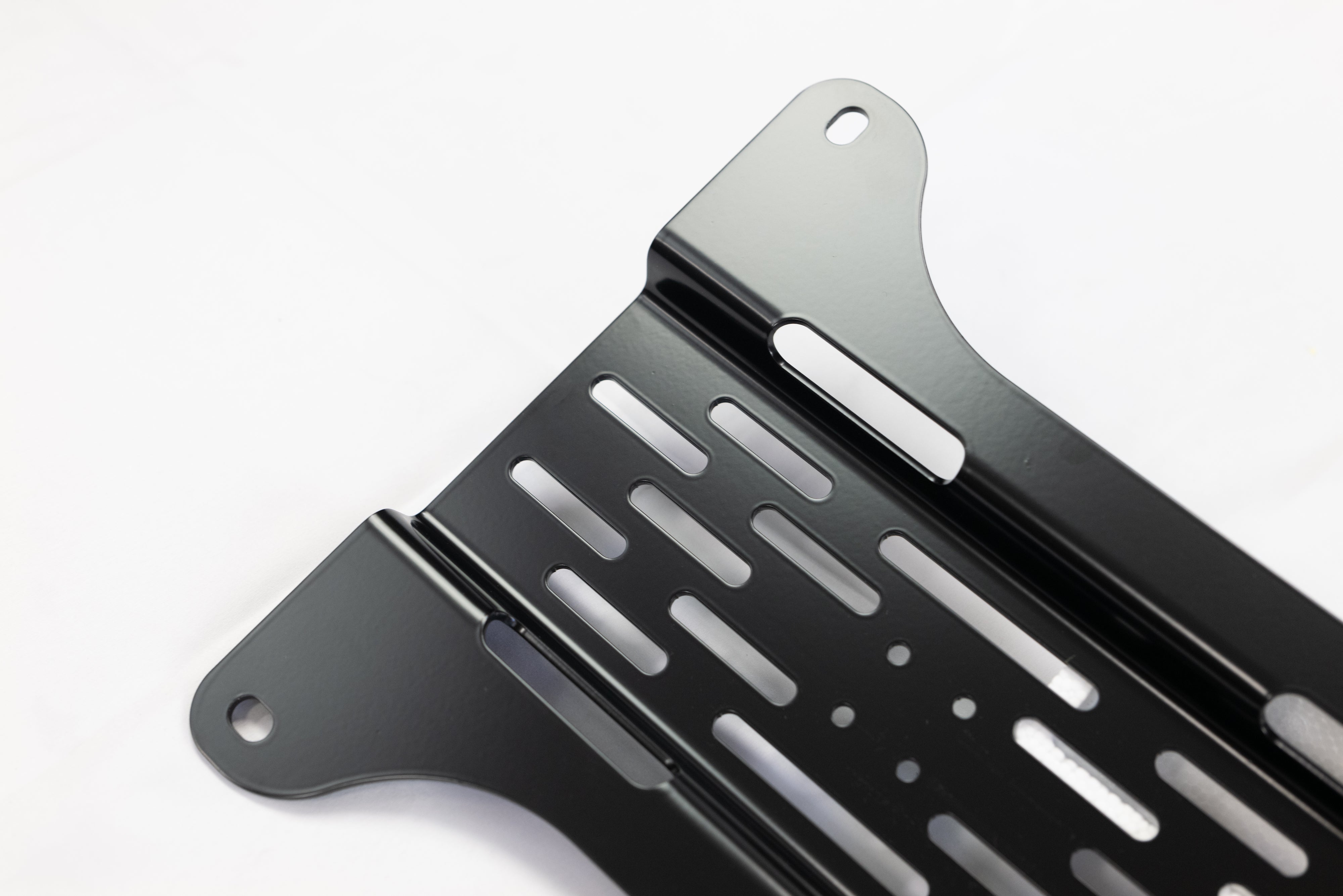 OVERLAND KITTED | Universal Mounting Plate