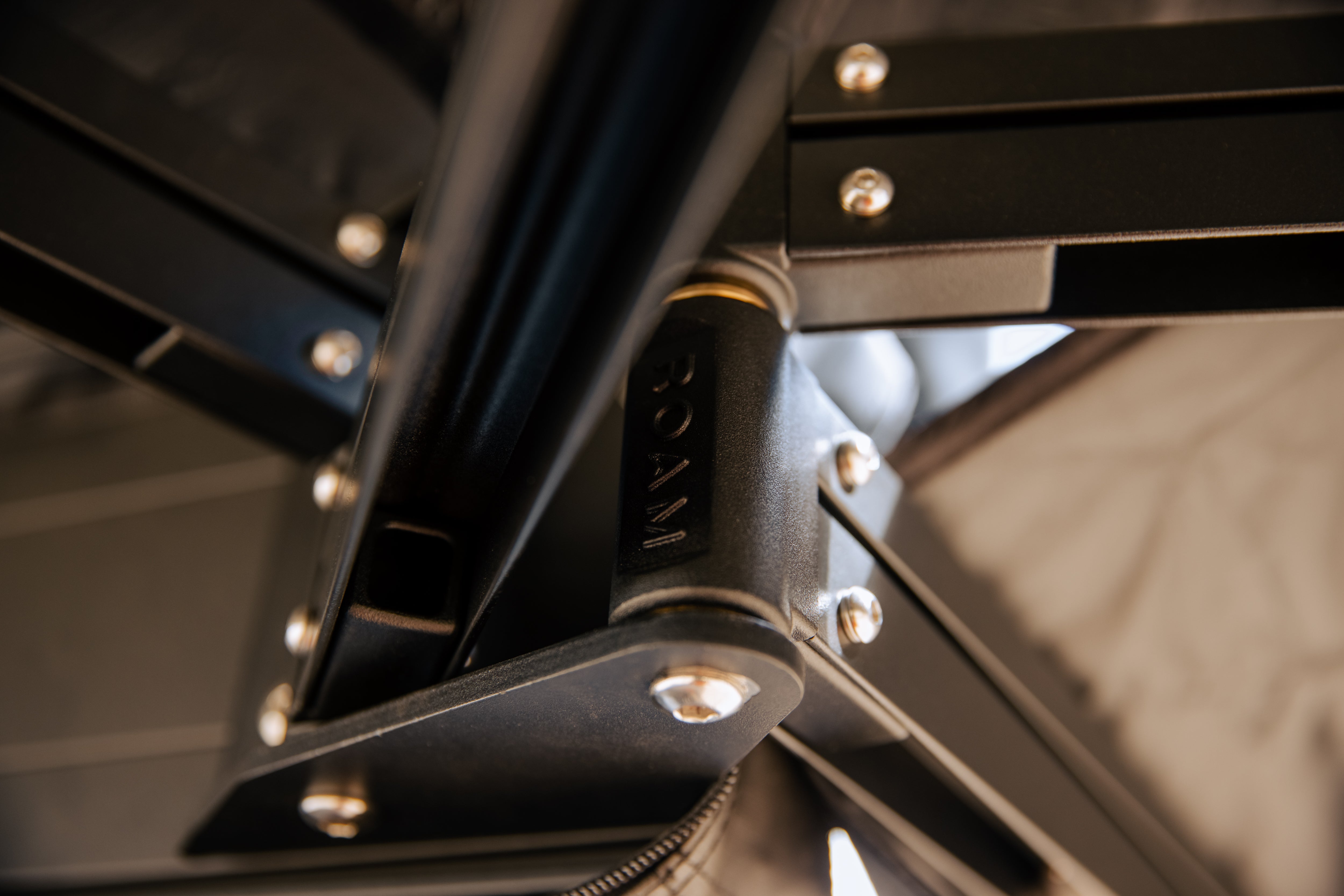 ROAM ADVENTURE | ARC 270 Awning