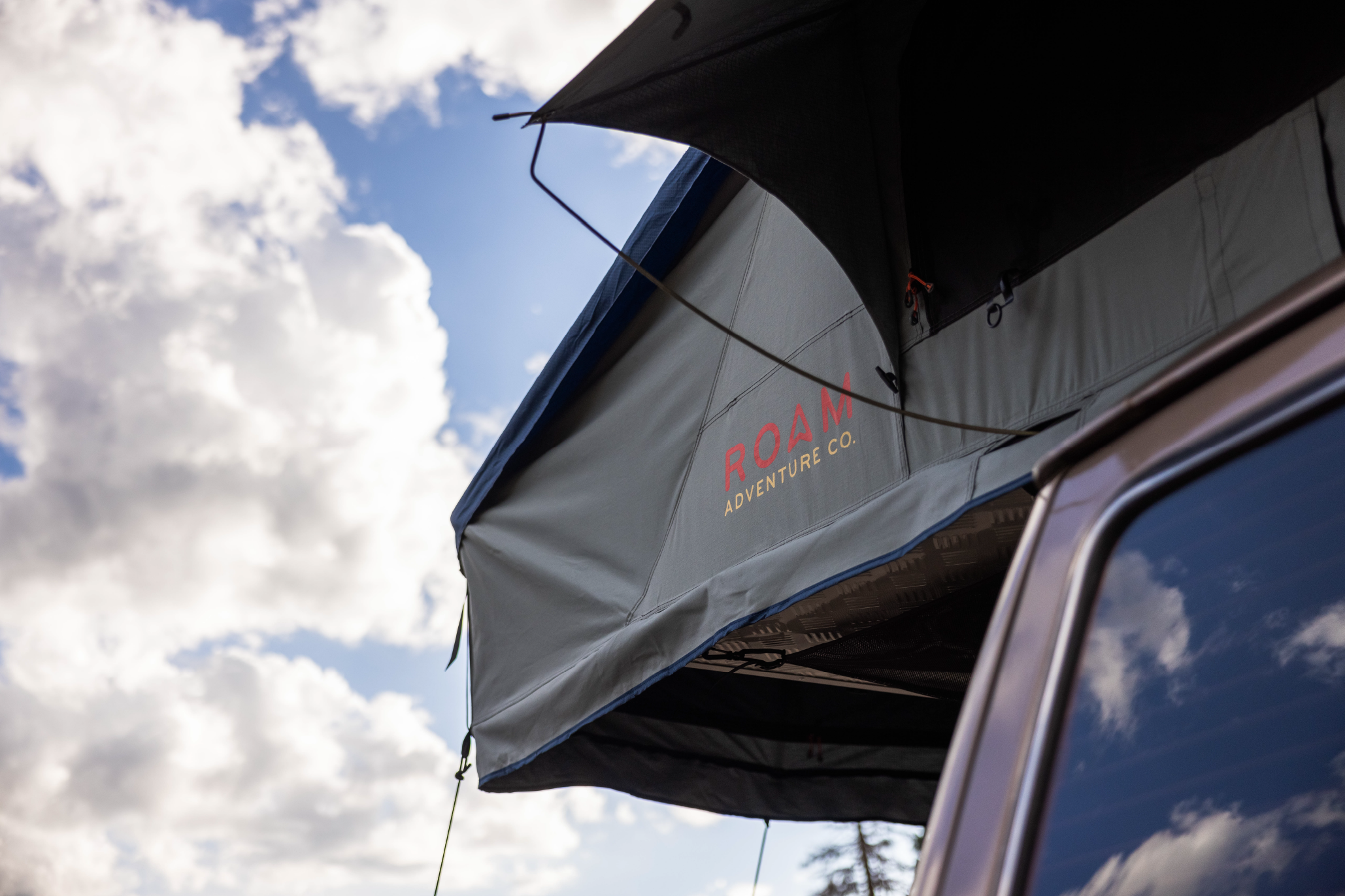 ROAM ADVENTURE | The Vagabond XL Rooftop Tent