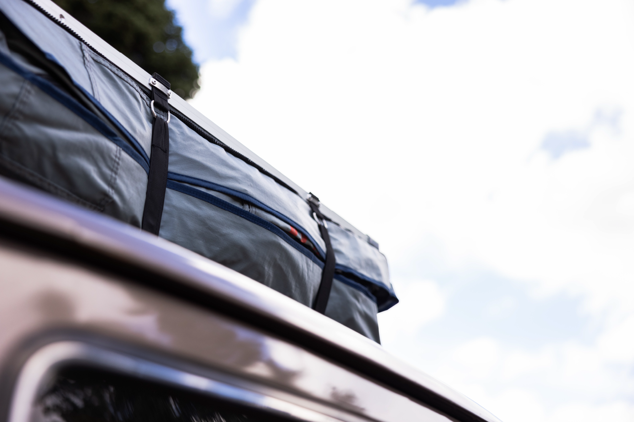 ROAM ADVENTURE | The Vagabond XL Rooftop Tent
