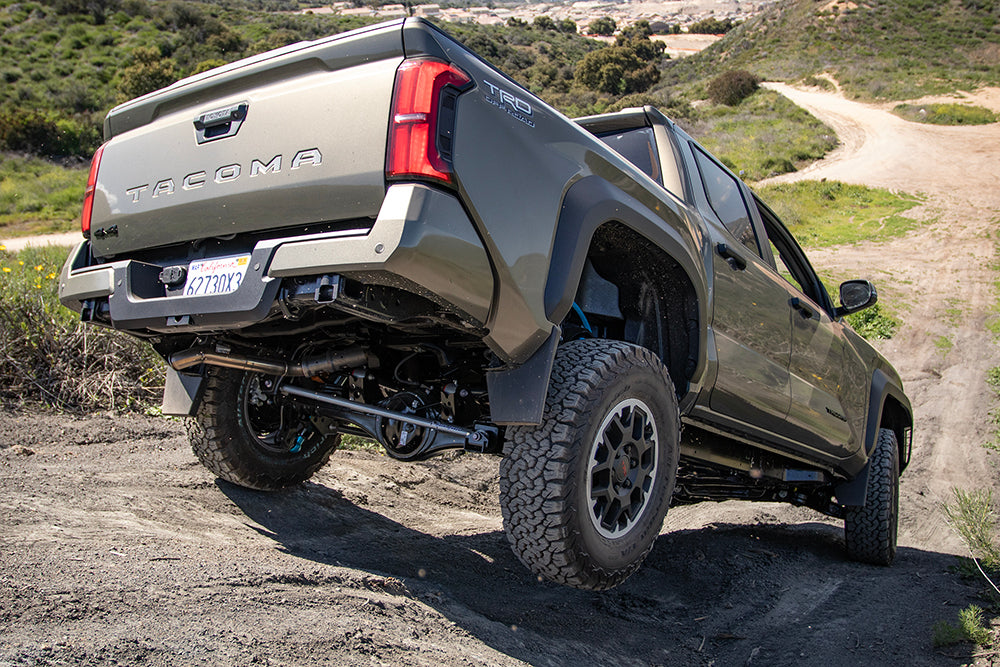 TOTAL CHAOS FABRICATION | Land Cruiser 250 Series & Tacoma 4th Gen (2024 - Present) Rear Links W/ King 2.5 Inch Diameter Shocks (24-25-RLP)