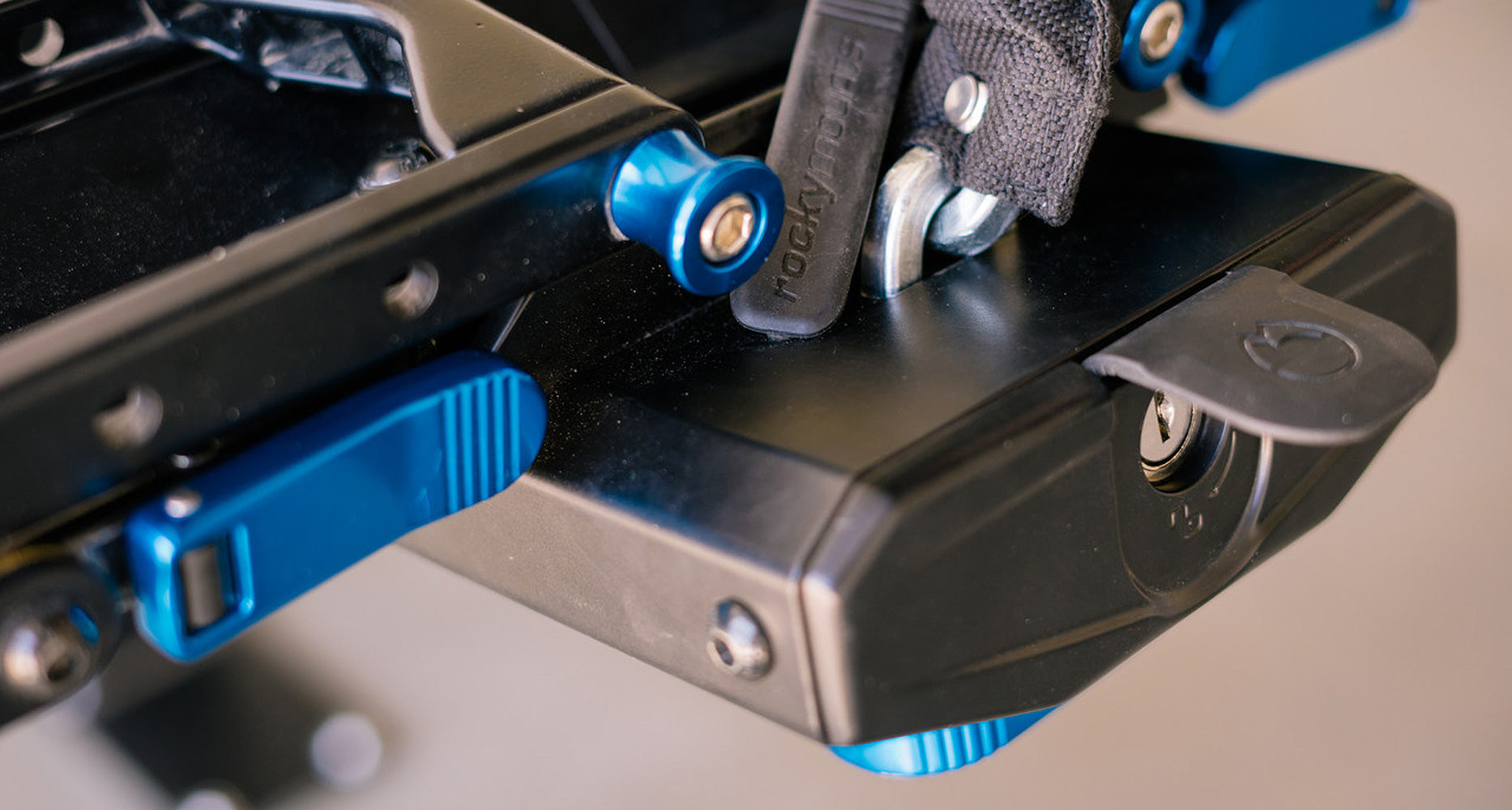 RHINO RACK | RockyMounts GuideRail 2" (10255)