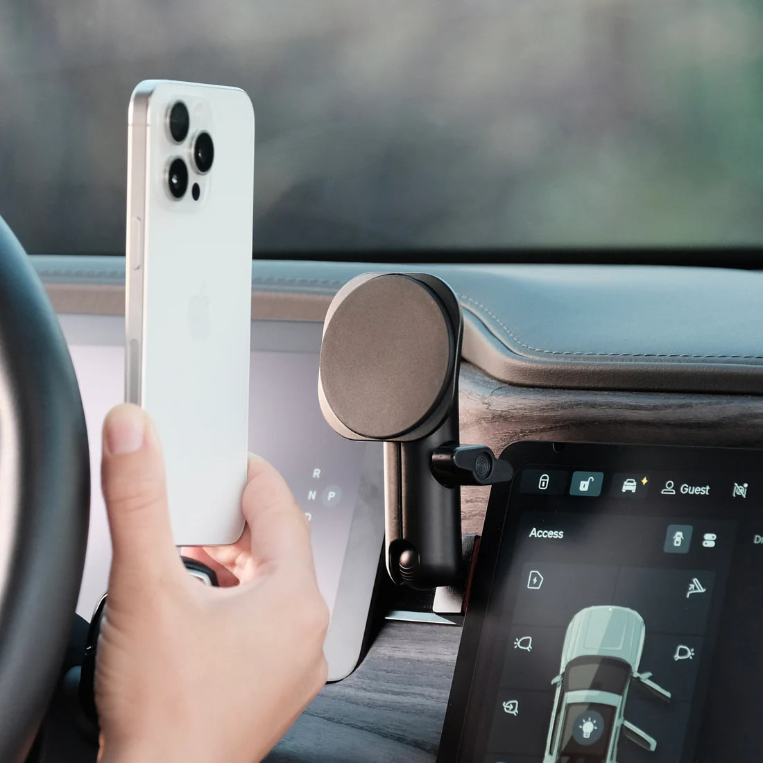 OFFROAM | Rivian R1T | R1S 2022-2026 MagSafe-compatible Phone Mount