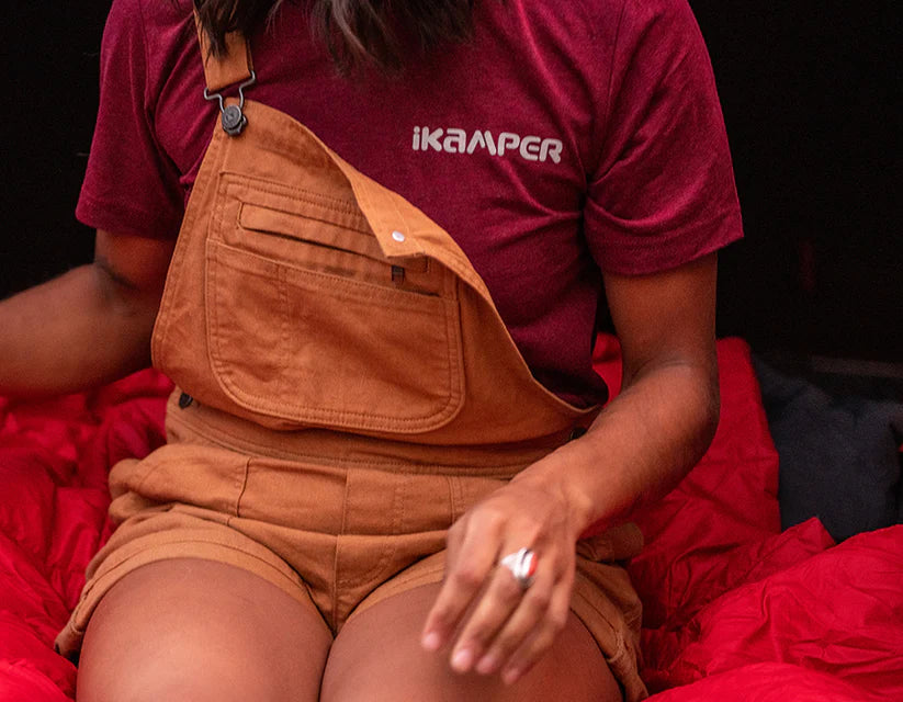 IKAMPER | Logo Tee-Burgundy