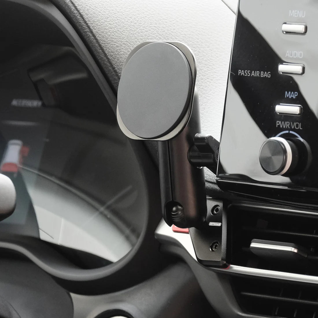 OFFROAM | Toyota Sienna 2021-2025 MagSafe-compatible Phone Mount