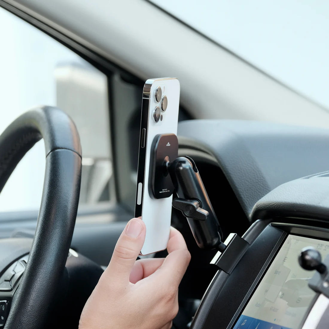 OFFROAM | Ford Ranger 2019-2023 MagSafe-compatible Phone Mount