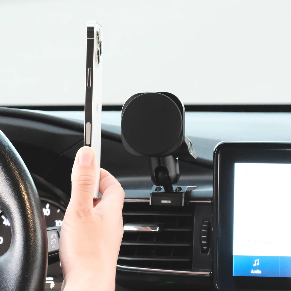 OFFROAM | Ford Explorer 2020-2024 MagSafe-compatible Phone Mount