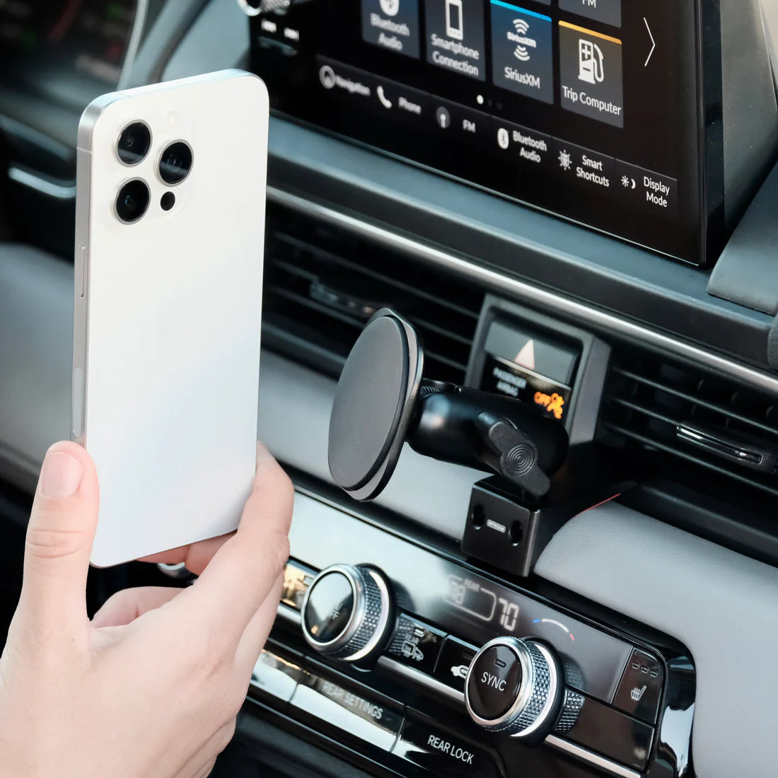 OFFROAM | Honda Pilot 2023-2026 | Passport 2026 MagSafe-compatible Phone Mount