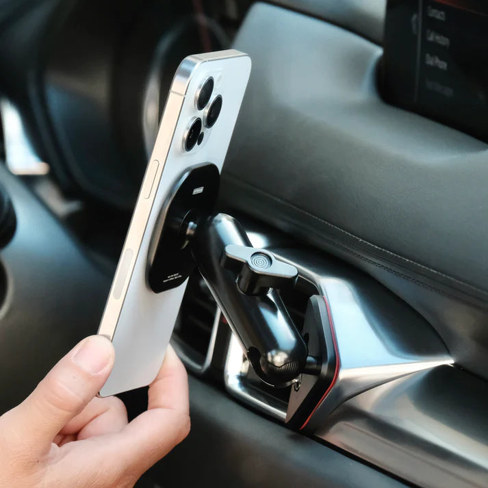 OFFROAM | Mazda CX-5 2017-2025 MagSafe-compatible Phone Mount