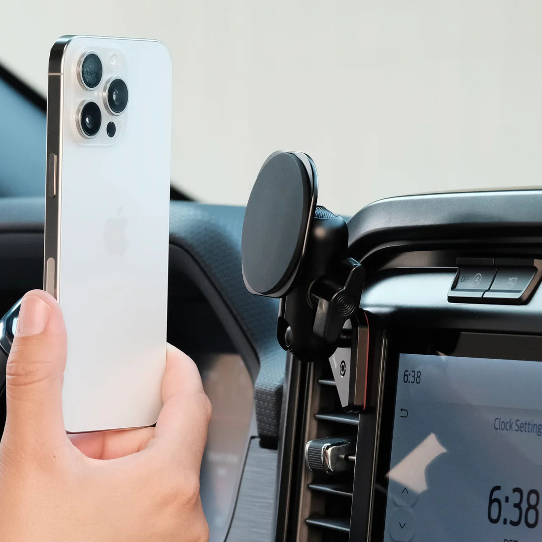 OFFROAM | Ford F-150 2021-2026 | F-250/F-350 2023-2026 | F-150 Lightning (XL & PRO) 2022-2026 | MagSafe-compatible Phone Mount