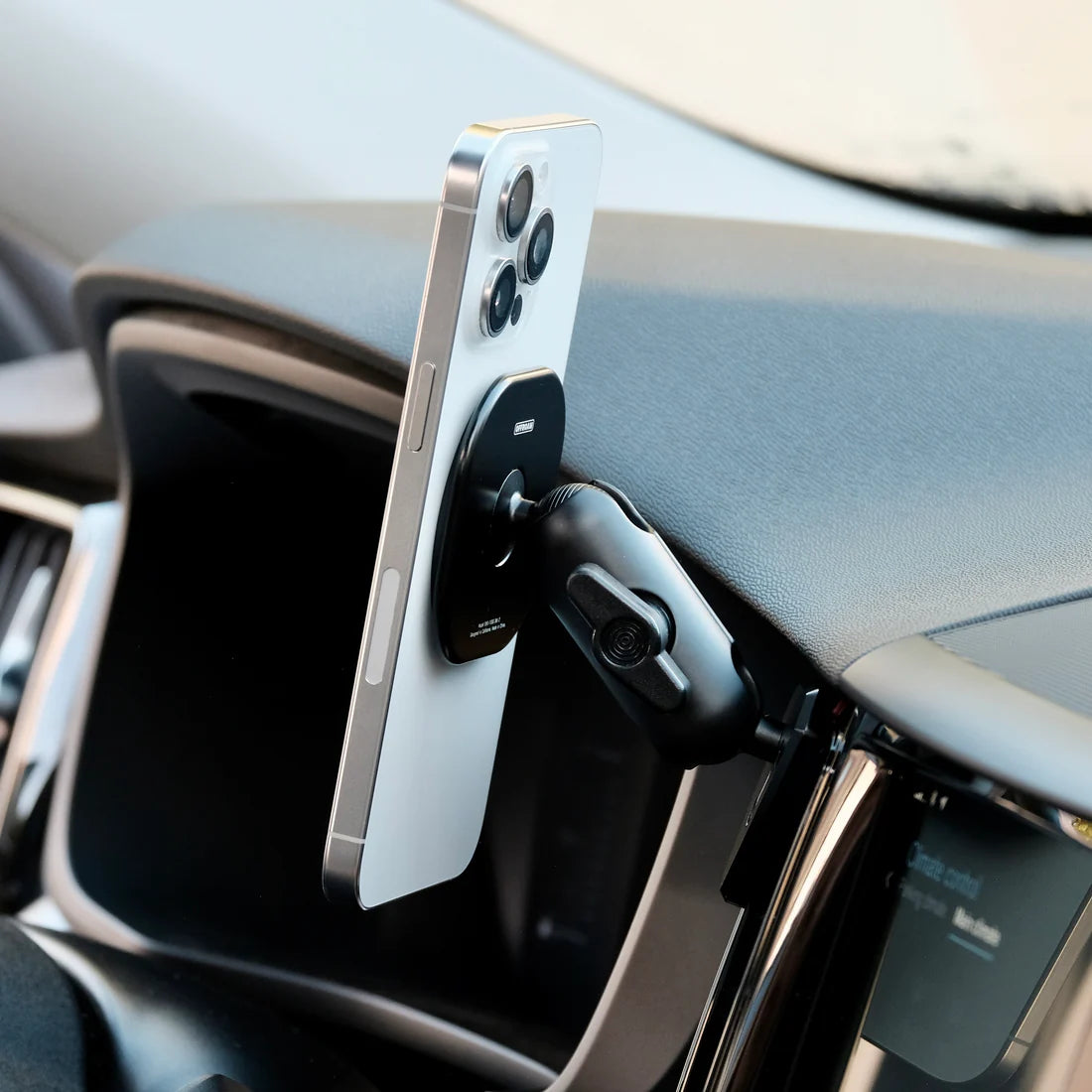 OFFROAM | Volvo XC60 2018-2026 MagSafe-compatible Phone Mount