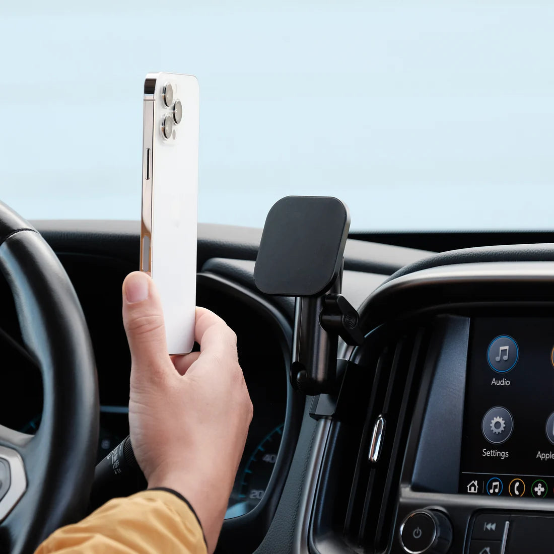 OFFROAM | Chevrolet Colorado | GMC Canyon 2015-2022 MagSafe-compatible Phone Mount