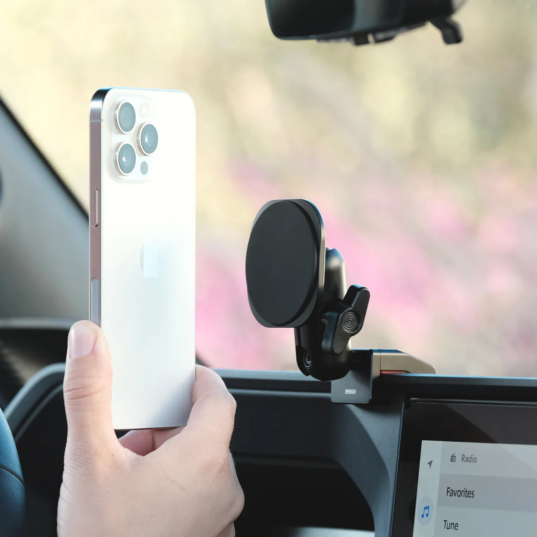 OFFROAM | Toyota Land Cruiser 250 Series 2024-2025 MagSafe Phone Mount