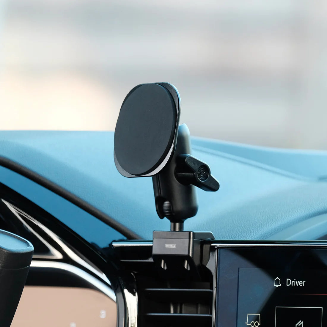OFFROAM | Chevrolet Silverado 2022-2026 | Silverado HD 2024-2026 | GMC Sierra 1500 2022-2026 | Sierra HD 2024-2026 with 13.4-in. display MagSafe-compatible Phone Mount