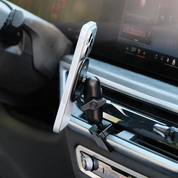 OFFROAM | BMW X5 2024-2026 MagSafe-compatible Phone Mount