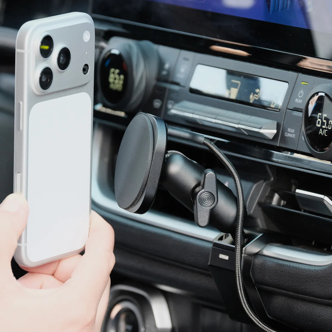OFFROAM | Toyota Grand Highlander 2024-2026 MagSafe-compatible Phone Mount