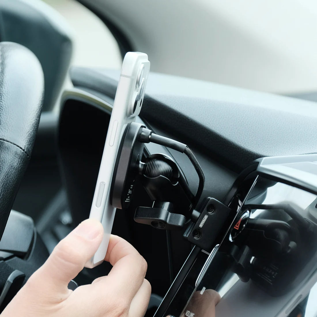 OFFROAM | Subaru Ascent 2023-2026 MagSafe-compatible Phone Mount