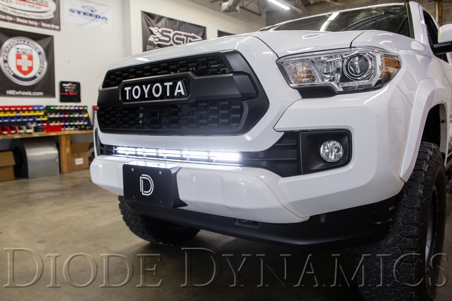 DIODE DYNAMICS | Tacoma 3rd Gen 2016-2023 Stealth Lightbar Kit