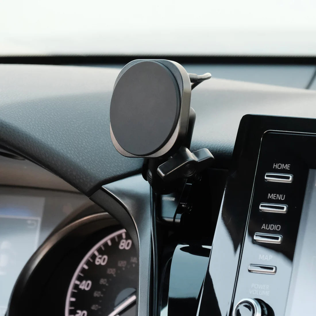 OFFROAM | Toyota Camry 2021-2024 MagSafe-compatible Phone Mount