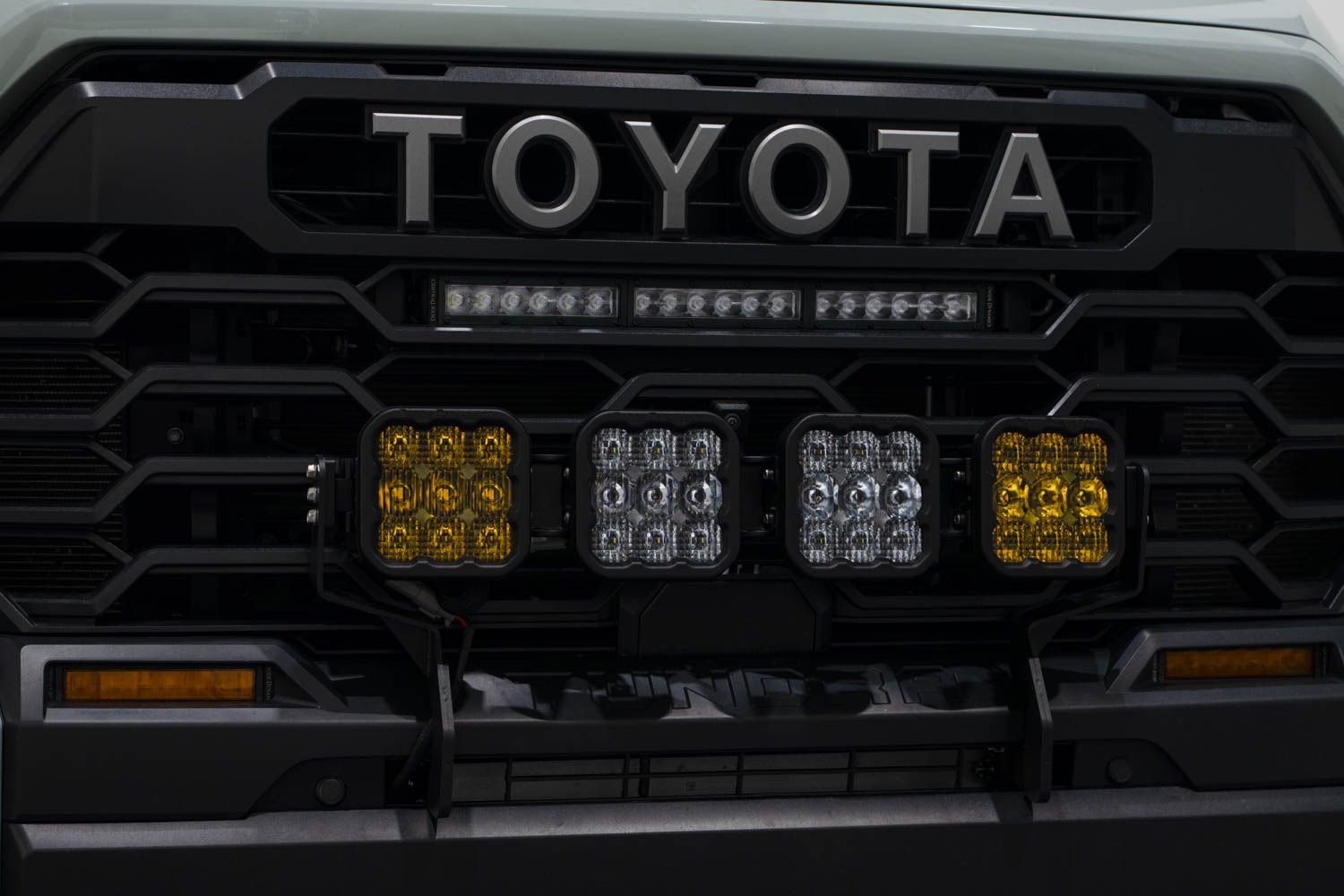 DIODE DYNAMICS | Tundra 3rd Gen 2022-2025 SS5 Grille CrossLink Lightbar Kit