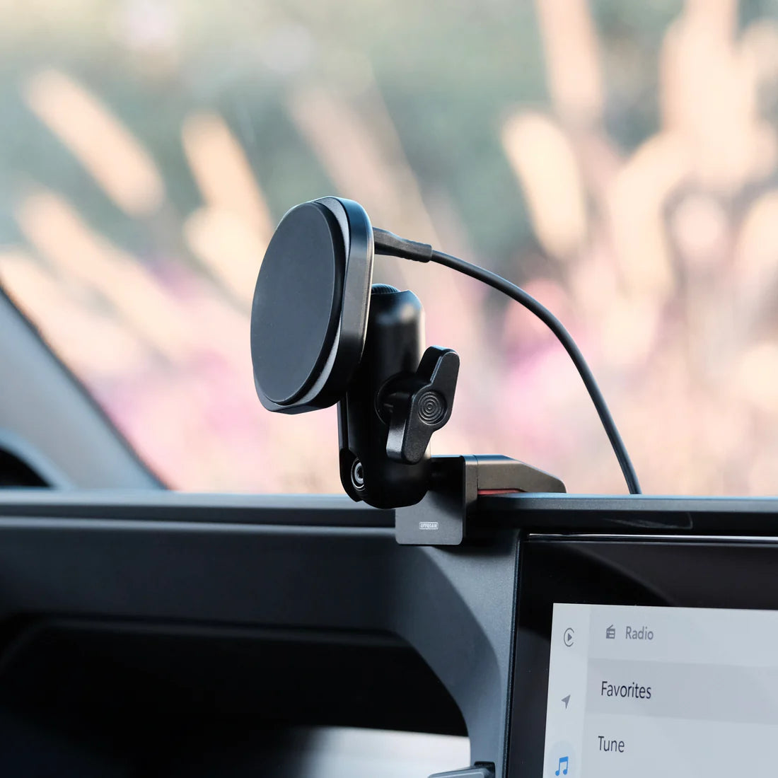 OFFROAM | Toyota Land Cruiser 250 Series 2024-2025 MagSafe Phone Mount