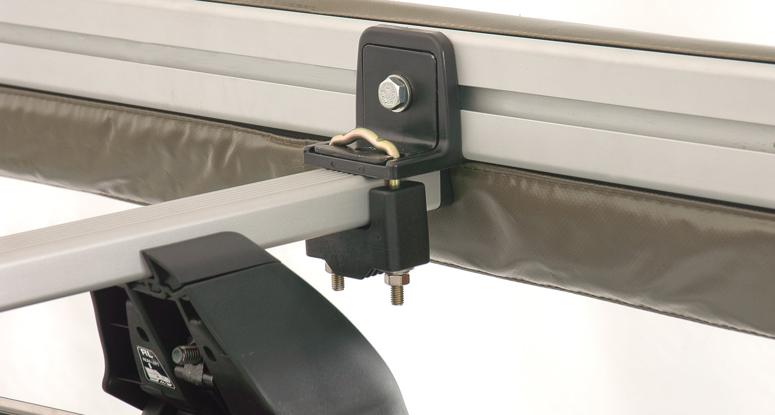 RHINO RACK | Sunseeker Euro Bar Bracket Kit (32102)