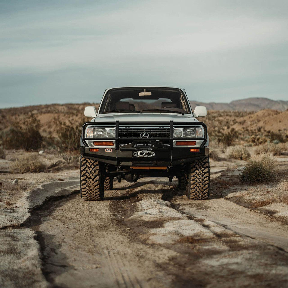 ARB 4X4 | Land Cruiser 80 Series (1990-1997) Deluxe Winch Front Bumper (3411050)