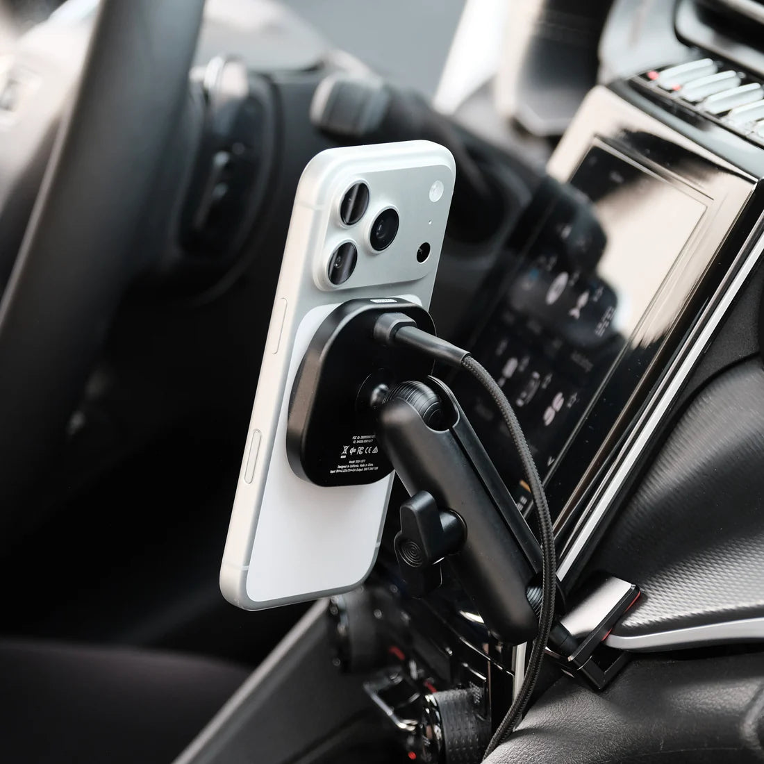 OFFROAM | Jeep Grand Cherokee 2022-2026 MagSafe-compatible Phone Mount