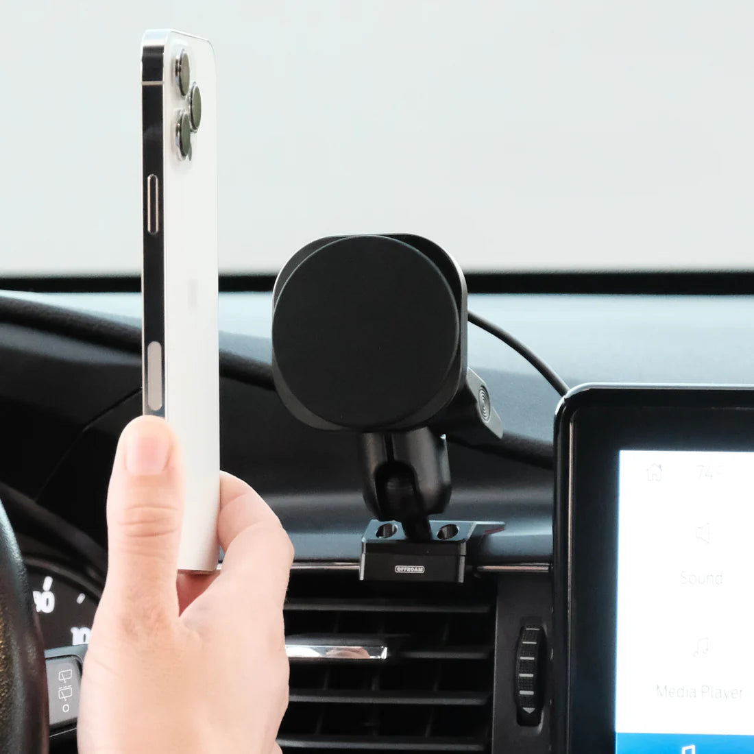 OFFROAM | Ford Explorer 2020-2024 MagSafe-compatible Phone Mount
