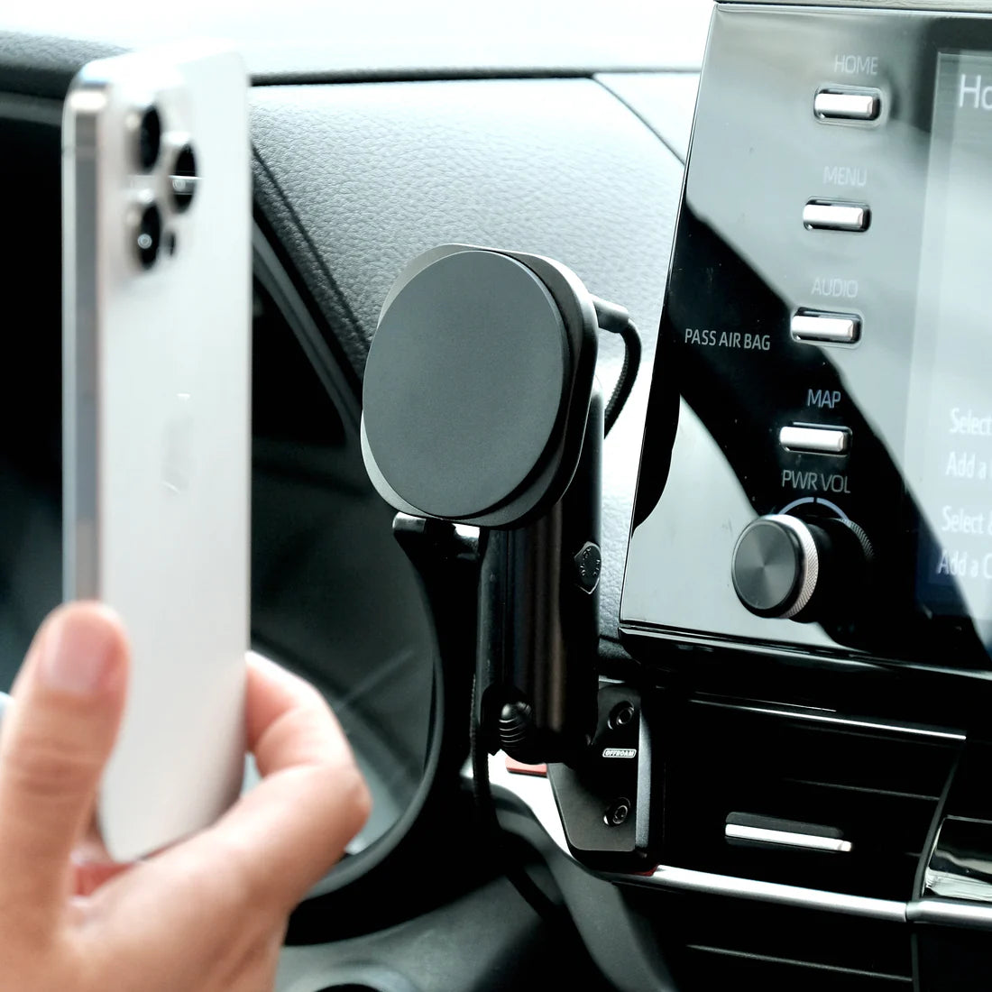 OFFROAM | Toyota Sienna 2021-2025 MagSafe-compatible Phone Mount