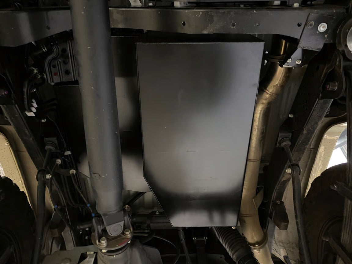 LONG RANGE AMERICA | Land Cruiser 70 Series (VDJ78) 90L Stainless Water Tank (TLC78V8SSW)