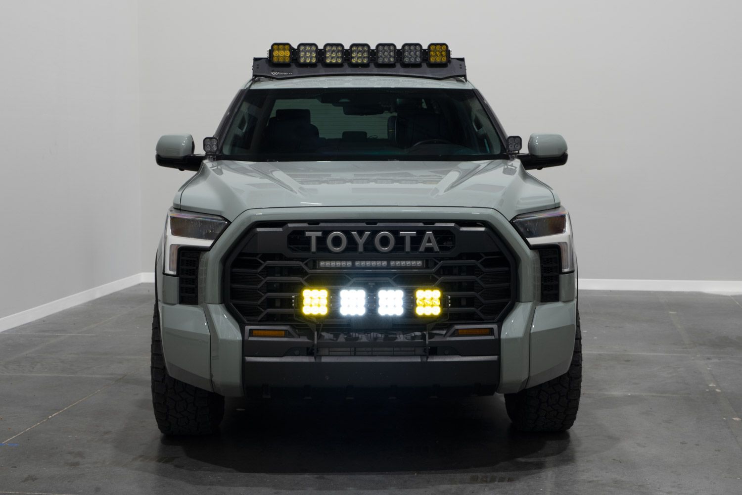 DIODE DYNAMICS | Tundra 3rd Gen 2022-2025 SS5 Grille CrossLink Lightbar Kit