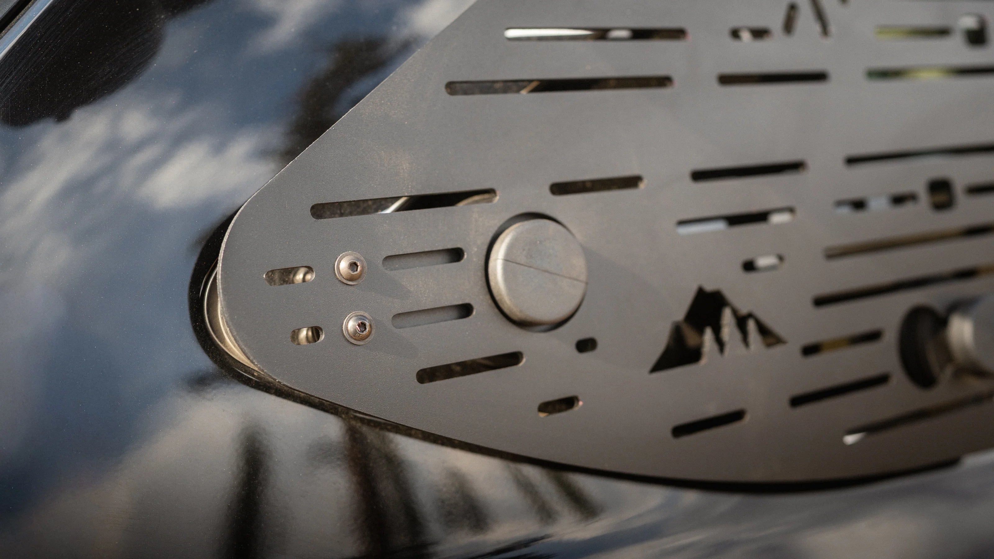 SHERPA EQUIPMENT | Subaru Outback Window Panel