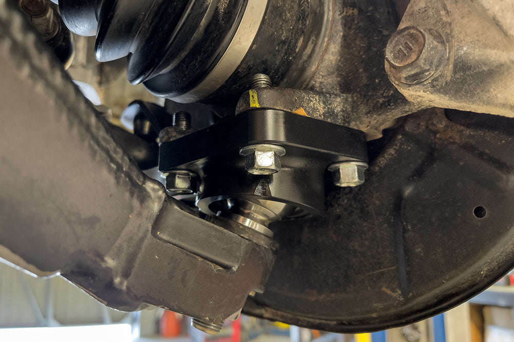 TOTAL CHAOS FABRICATION | Tacoma 1st Gen (1996 - 2004) Lower Uniball Conversion - Tc Heim Steering (96140-H)
